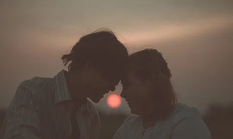 Phụ nữ có nên yêu người đàn ông đã từng qua một đời vợ?